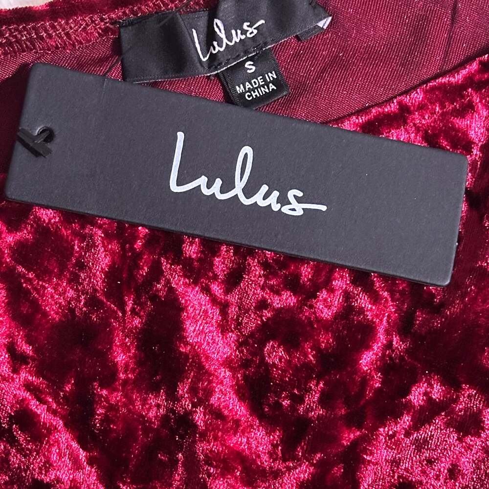 ✨ Lulus One-Sleeve Velour Bodysuit – Size Small, NWT ✨